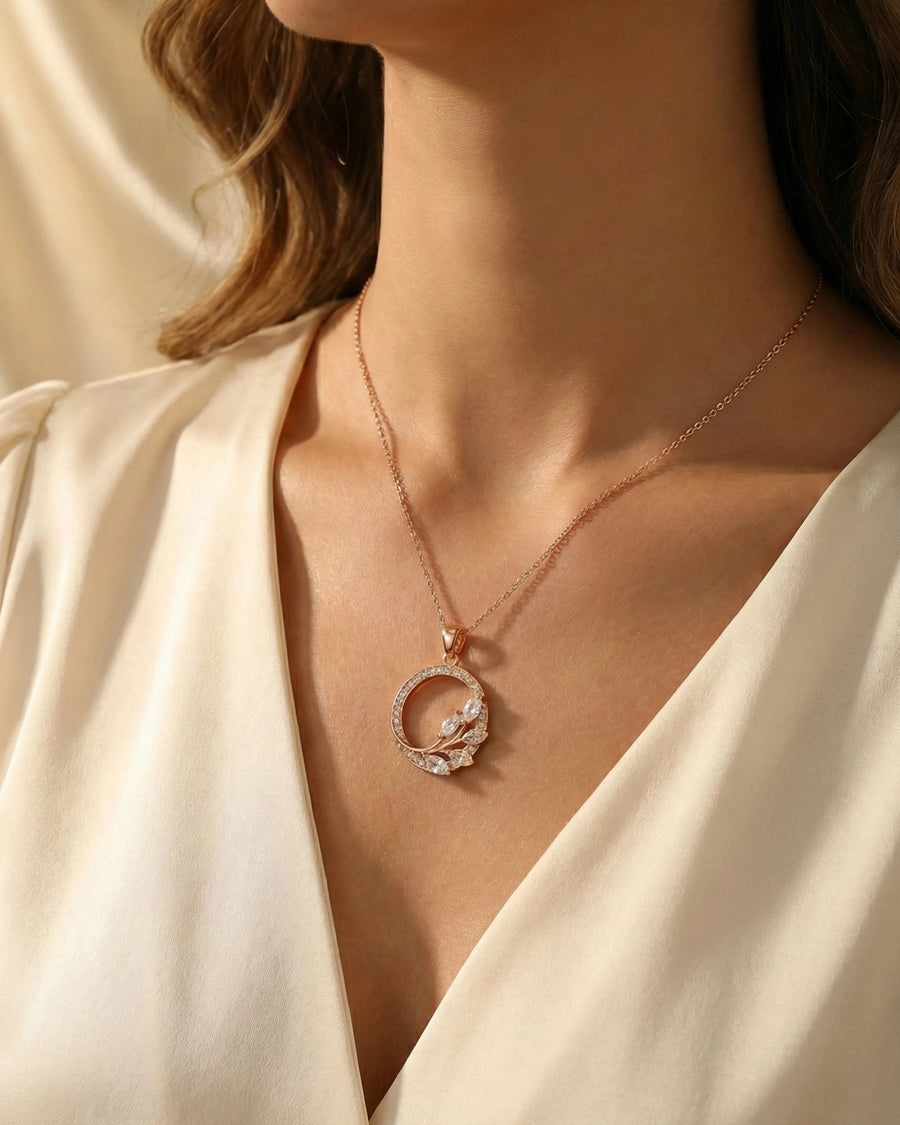 Silver Meadow Halo Circle Necklace – 925 Sterling Silver