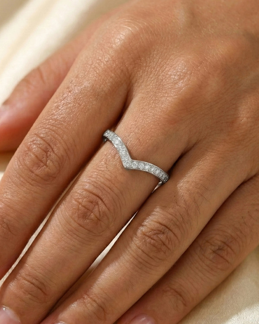 Glistening Wishbone V-Band – 925 Sterling Silver