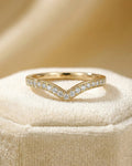Glistening Wishbone V-Band – 925 Sterling Silver