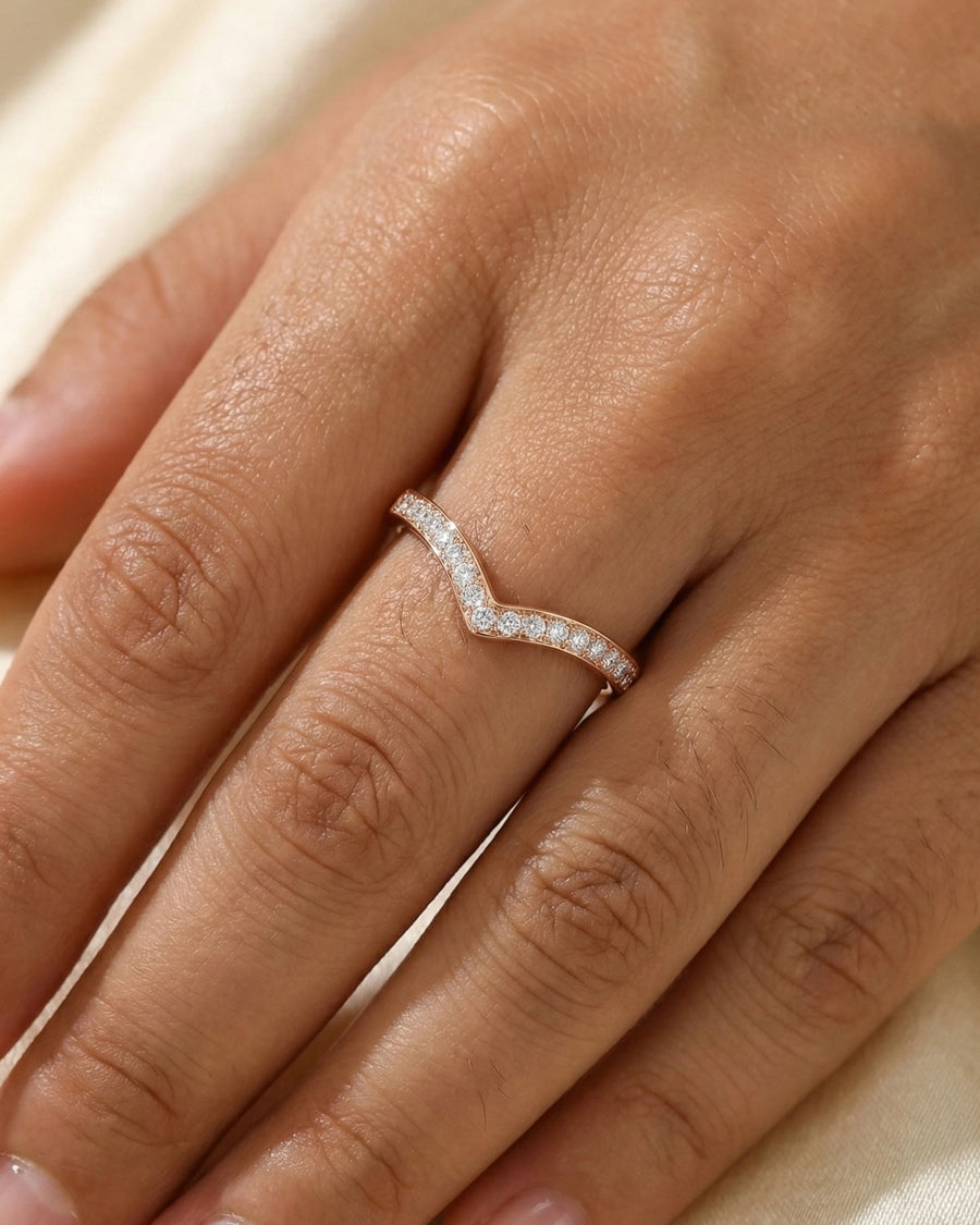 Glistening Wishbone V-Band – 925 Sterling Silver