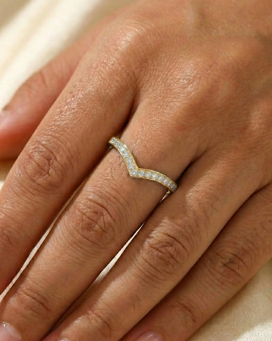 Glistening Wishbone V-Band – 925 Sterling Silver