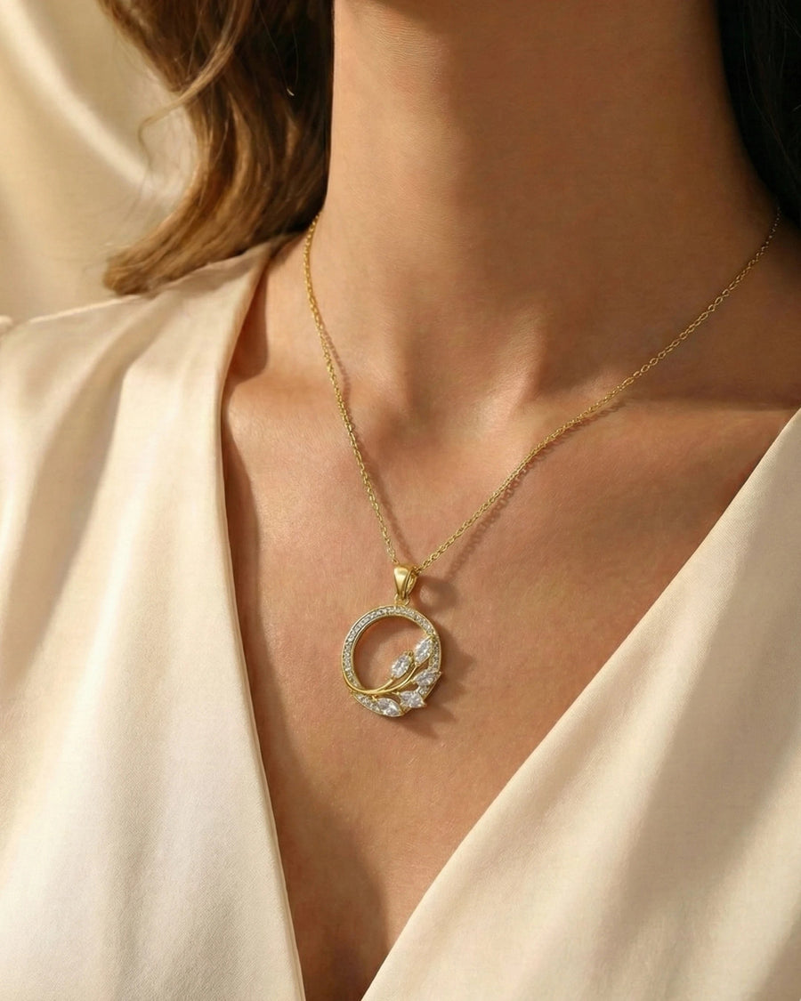 Silver Meadow Halo Circle Necklace – 925 Sterling Silver